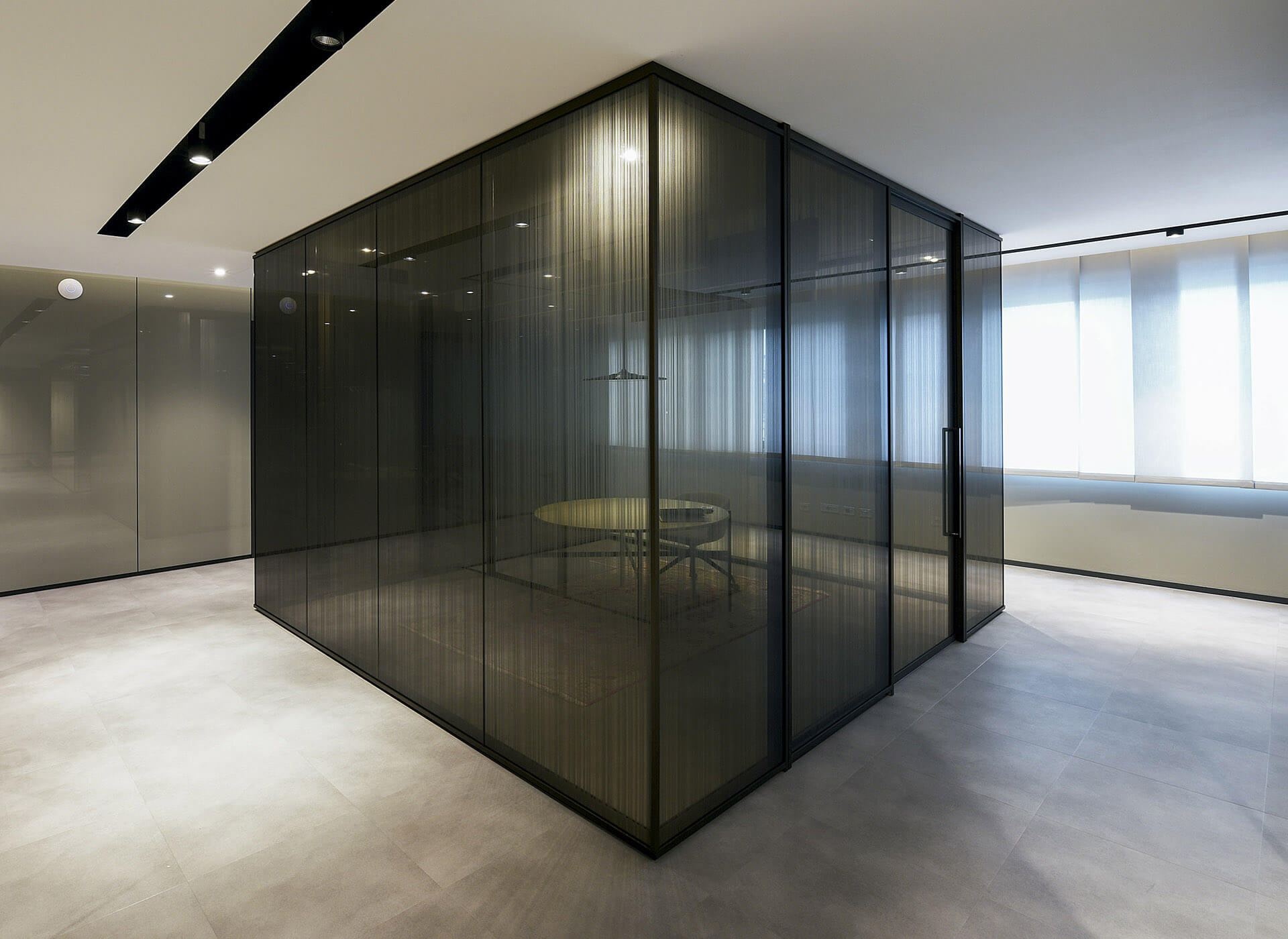Glass partition walls manufacturers